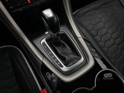 FORD Mondeo 2,0 TDCi Vignale - ACC - MASSAGE - AHK