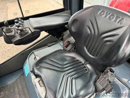 TOYOTA 02-8 FGF 25 Gabelstapler Gas 7.000 EUR