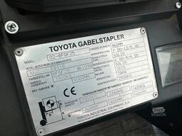 TOYOTA 02-8 FGF 25 Gabelstapler Gas 7.000 EUR
