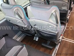 Mercedes Tourismo 17RHD / Full options / Lift