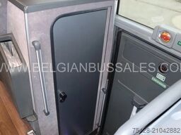 Mercedes Tourismo 17RHD / Full options / Lift