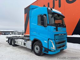 Volvo FH 500 6x2 FOR SALE AS CHASSIS / 9 TON FRONT AX...