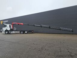 Renault T-430 / 6X2 / HMF 26TM / CRANE / GRUE