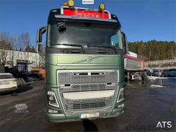 Volvo FH16 8x4 Tridem Crane Truck with 2014 26 t/m Palfi