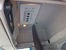 DAF CF 410 Bakwagen + Onderschuif klep