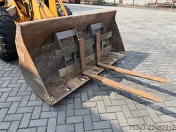 Case 121E Serie 3