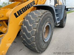 Liebherr L580