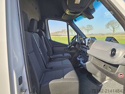 MERCEDES-BENZ ESPRINTER 320