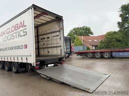 Wiese Mega Schiebeplane mit Dhollandia Rampe 9t
