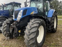 New Holland T 7030