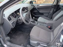 VOLKSWAGEN Golf Variant Trendline * Klimaaut.*