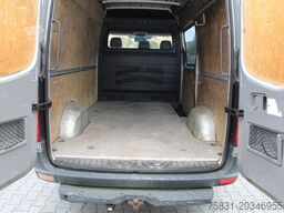 VOLKSWAGEN Crafter 2.5 TDI Kasten 3,5 t + AHK, Klima,
