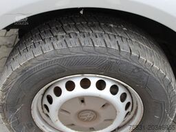 VOLKSWAGEN Crafter 2.5 TDI Kasten 3,5 t + AHK, Klima,