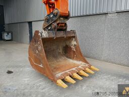 Hitachi ZX300LC-7