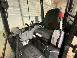 Kubota U 27-4