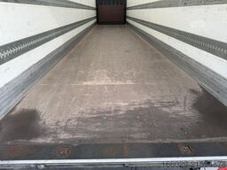 KRONE Sattelanhänger Koffer mit Ladebordwand