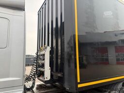 KRONE Sattelanhänger Koffer mit Ladebordwand