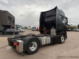 SCANIA S 580 V8 Twistlocks Schausteller