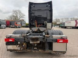 SCANIA S 580 V8 Twistlocks Schausteller