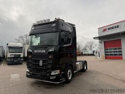 SCANIA S 580 V8 Twistlocks Schausteller