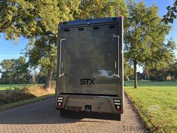 Scania P420 Luxury-line met pop-up en pop-out.