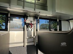 Scania P420 Luxury-line met pop-up en pop-out.