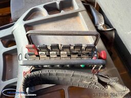 Scania P124-420 8x4 Naafreductie, Bladgeveerd, Handges...