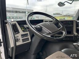 Volvo FM450 Crane Truck w/ 21 t/m HMF crane and Lift. 19