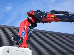 Scania R590 V8 8x2 / HMF 9520 - JIB - WINCH / TRACTOR