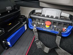 Scania R590 V8 8x2 / HMF 9520 - JIB - WINCH / TRACTOR