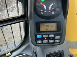 New Holland Kobelco E215