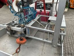 MAN 8-163 mit Böcker AK27-1000 Dachdeckerkran 4x2