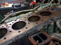 VOLVO FM13 480 8x4 RETARDER manual BIG Axle ENGINEProb
