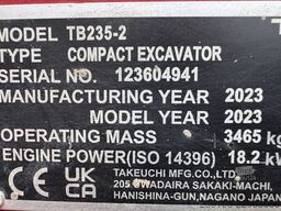 TAKEUCHI TB TB 235-2 Powrtilt 3xSchaufeln Top