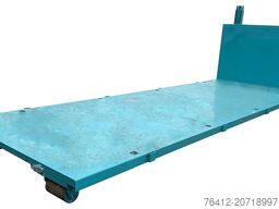 A1 Container Plattform 7 Meter - Steckrungen - Zurrösen - RAL 5018 Türkisblau - Abrollcontainer