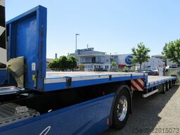 Fellechner Tieflader mit Rampen
