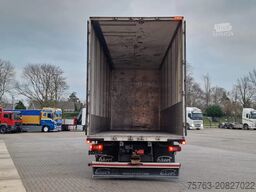 Volvo FH 13.540 Globetrotter 6x2 - Closed box with si...