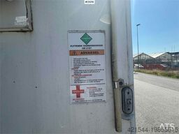 Renders Semitrailer with refrigeration unit!