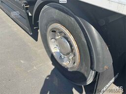 Renders Semitrailer with refrigeration unit!