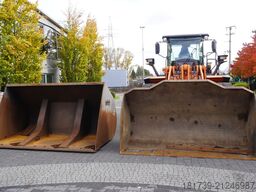 Hitachi ZW220 articulated loader / 2 buckets