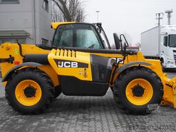 JCB 535-95 / 3.5 T / range 9.5 m / joystick