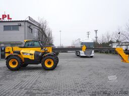 JCB 535-95 / 3.5 T / range 9.5 m / joystick