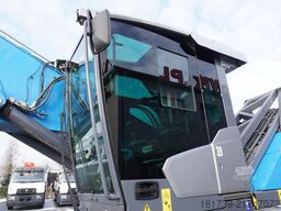 Fuchs MHL 340 S5 material handling excavator