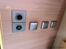 ADRIA Action 361 LH Isabella-Vorzelt Dusche Rollrost