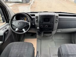 MERCEDES-BENZ Sprinter 319 CDI V6 Kasten Mixto L2H1 RWD Kamera