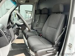 MERCEDES-BENZ Sprinter 319 CDI V6 Kasten L1H1 RWD Standheizung