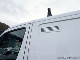 MERCEDES-BENZ Sprinter 319 CDI V6 Kasten L1H1 RWD Standheizung