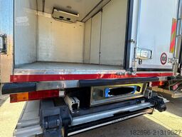 Mercedes-Benz Atego 715