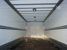 DAF LF 12.210 18-pallet container with tail