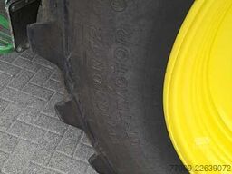 John Deere 6R 250